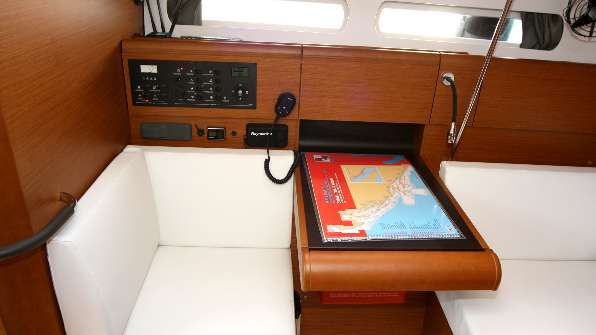 Sun Odyssey 419 - 3 cab. — photo 12