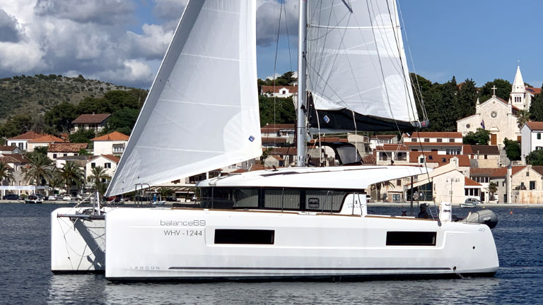 Lagoon 40 - 4 + 1 cab. — photo 9