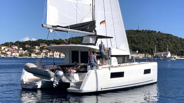 Lagoon 40 - 4 + 1 cab. — photo 10