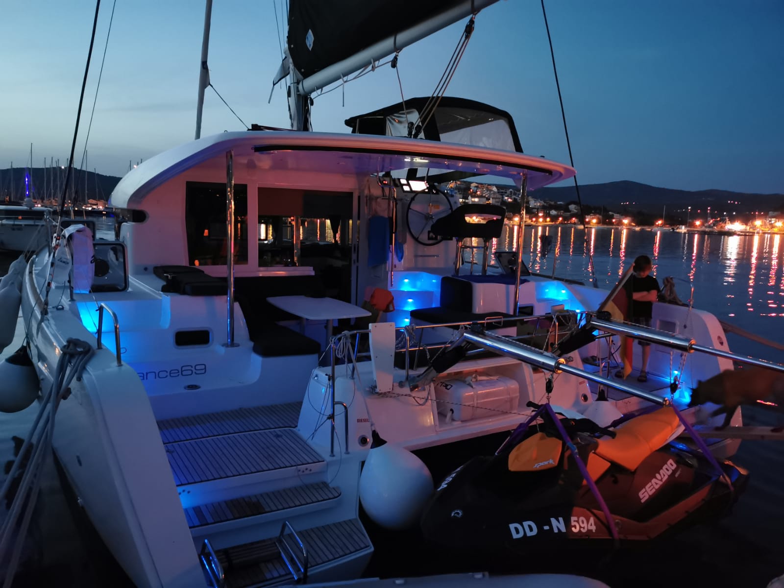 Lagoon 40 - 4 + 1 cab. — photo 15