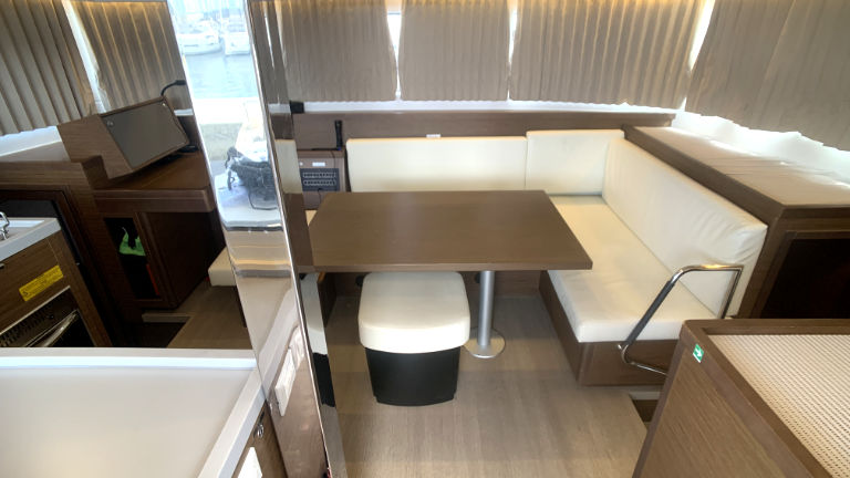 Lagoon 40 - 4 + 1 cab. — photo 17