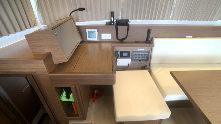 Lagoon 40 - 4 + 1 cab. — photo 19