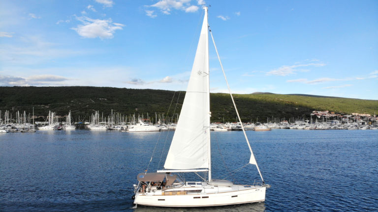 Sun Odyssey 479 - 4 cab. — photo 4