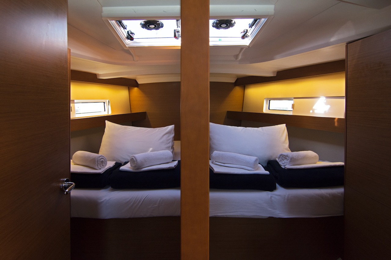 Sun Odyssey 440 - 4 cab. — photo 9