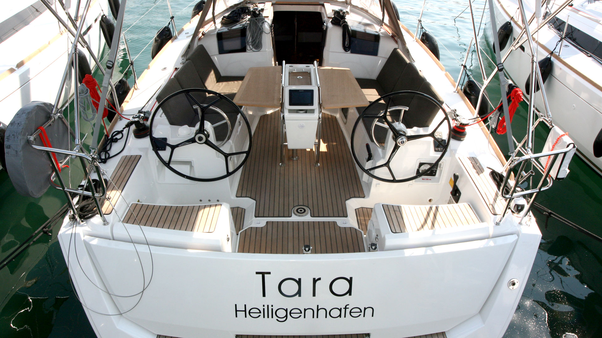 Sun Odyssey 389 - 2 cab. — photo 1
