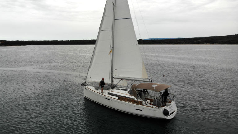 Sun Odyssey 389 - 2 cab. — photo 4