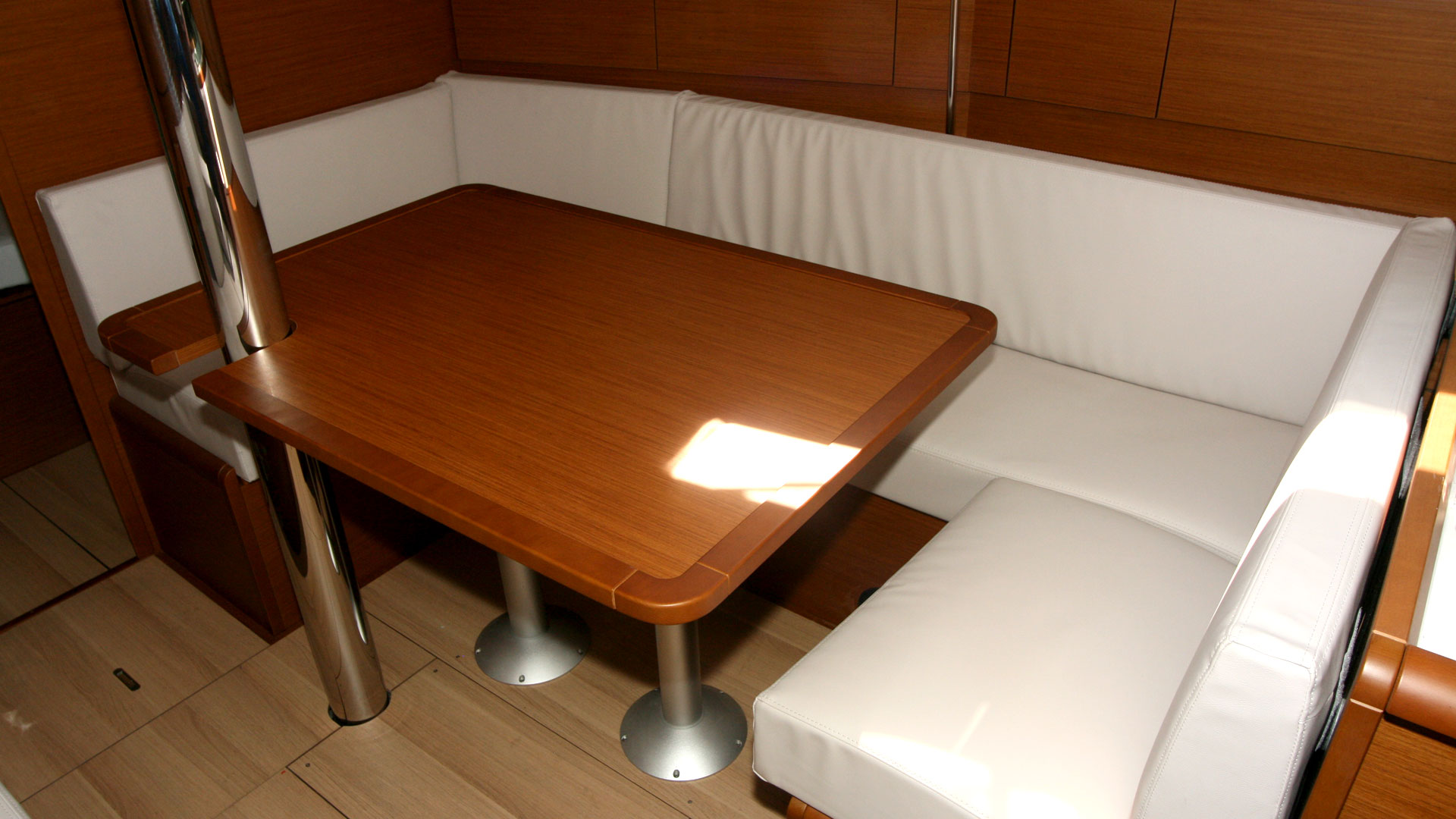 Sun Odyssey 389 - 2 cab. — photo 12