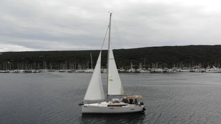 Sun Odyssey 389 — photo 4