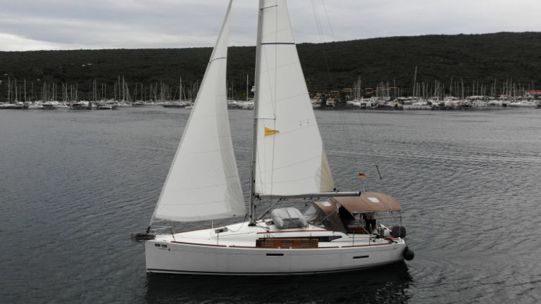 Sun Odyssey 389 — photo 8