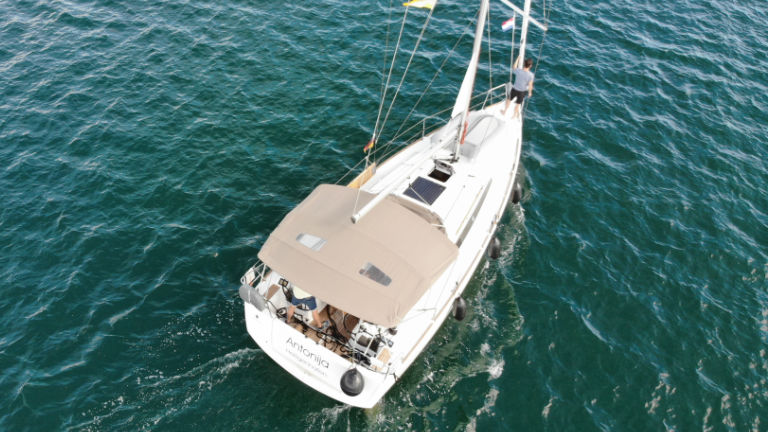 Sun Odyssey 349 - 2 cab. — photo 4