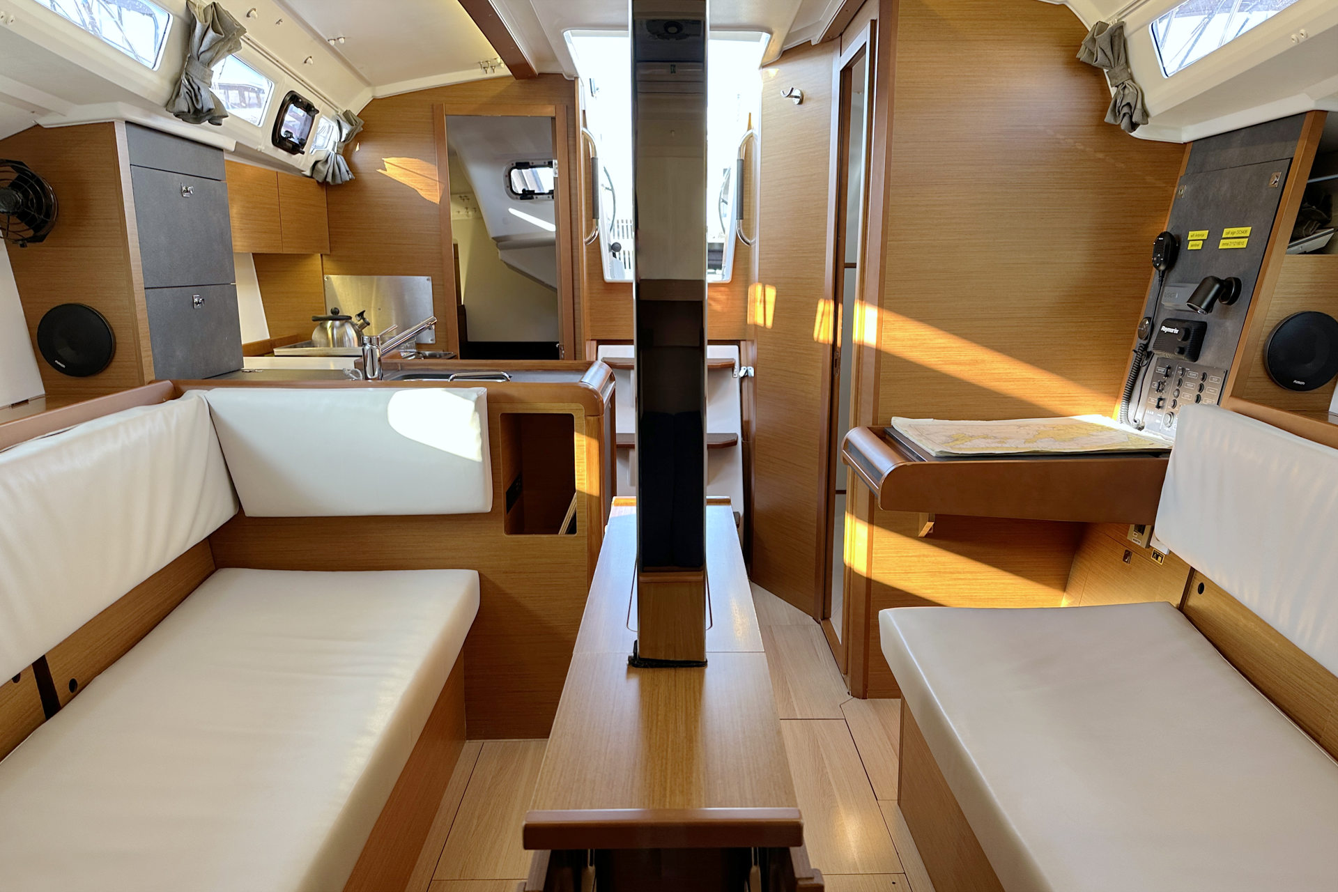 Sun Odyssey 349 - 2 cab. — photo 7