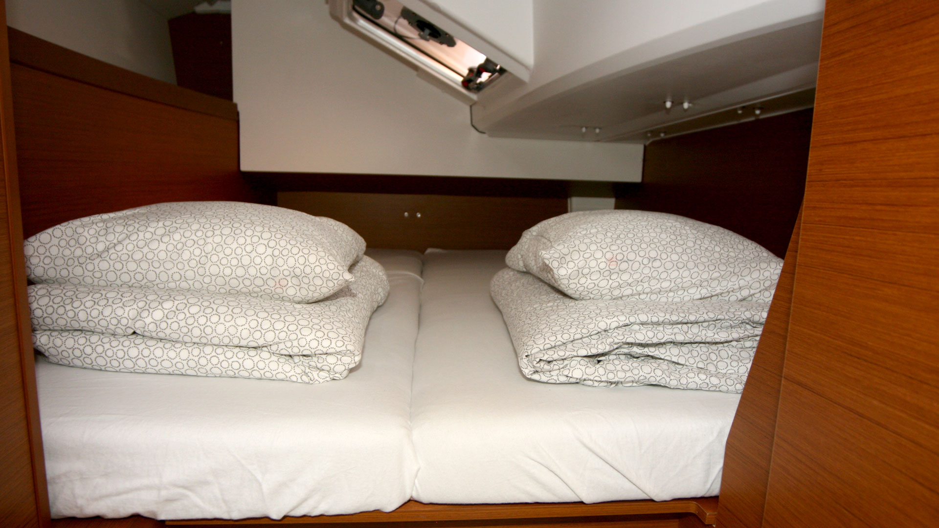 Sun Odyssey 349 - 2 cab. — photo 14
