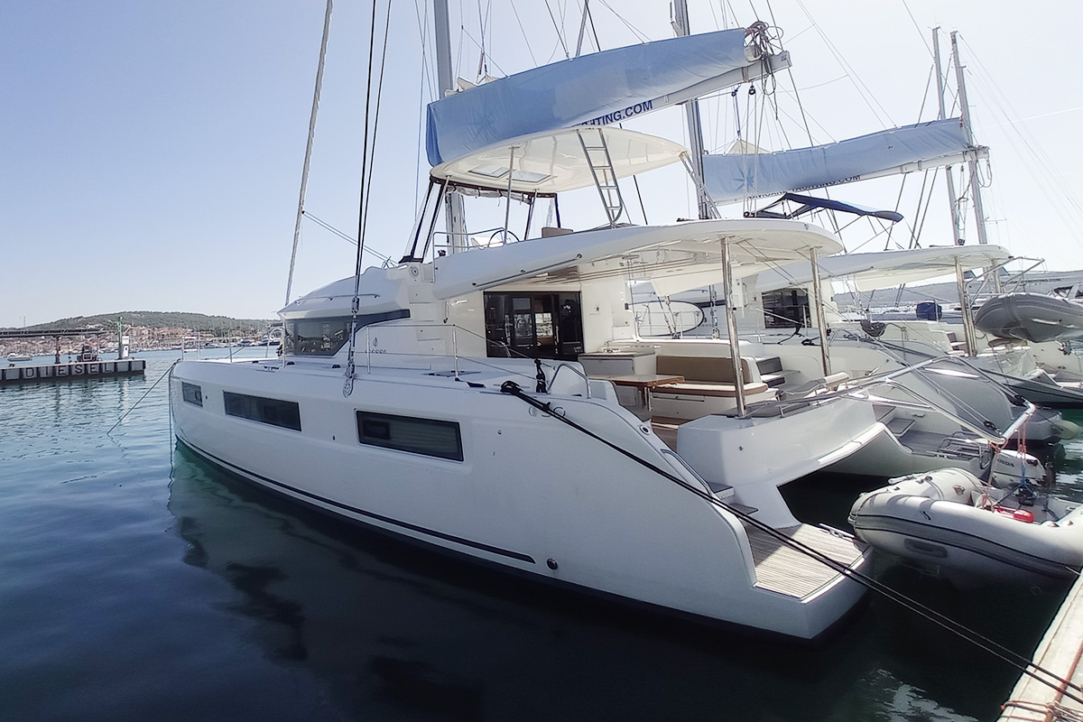 Lagoon 50 - 6 + 1 cab. — photo 1