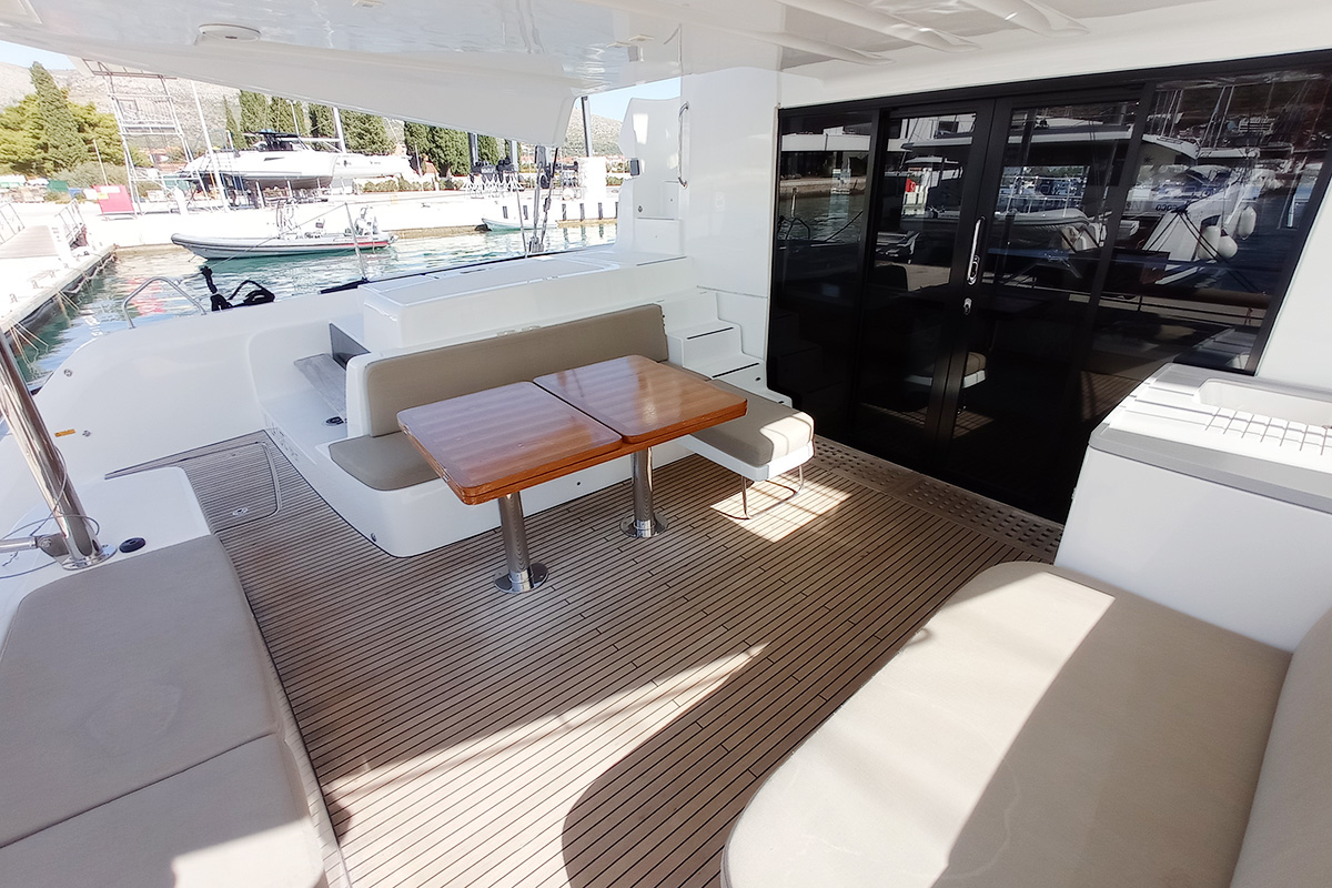 Lagoon 50 - 6 + 1 cab. — photo 8
