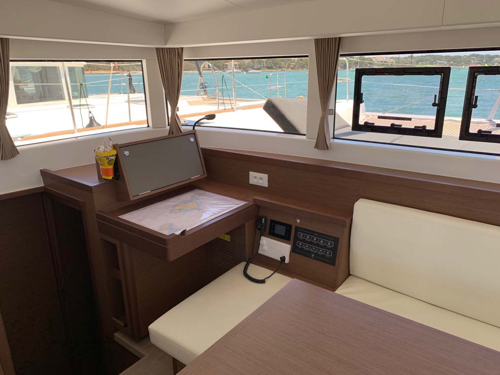 Lagoon 40 - 4 + 2 cab — photo 10