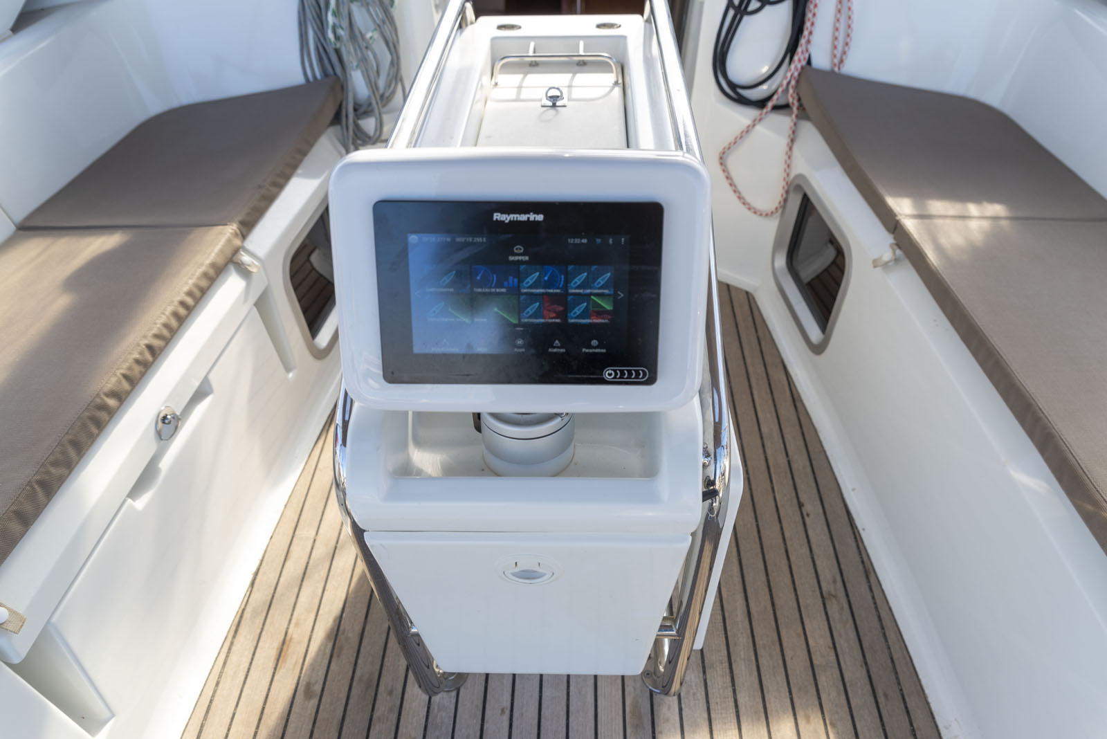 Sun Odyssey 389 — photo 5