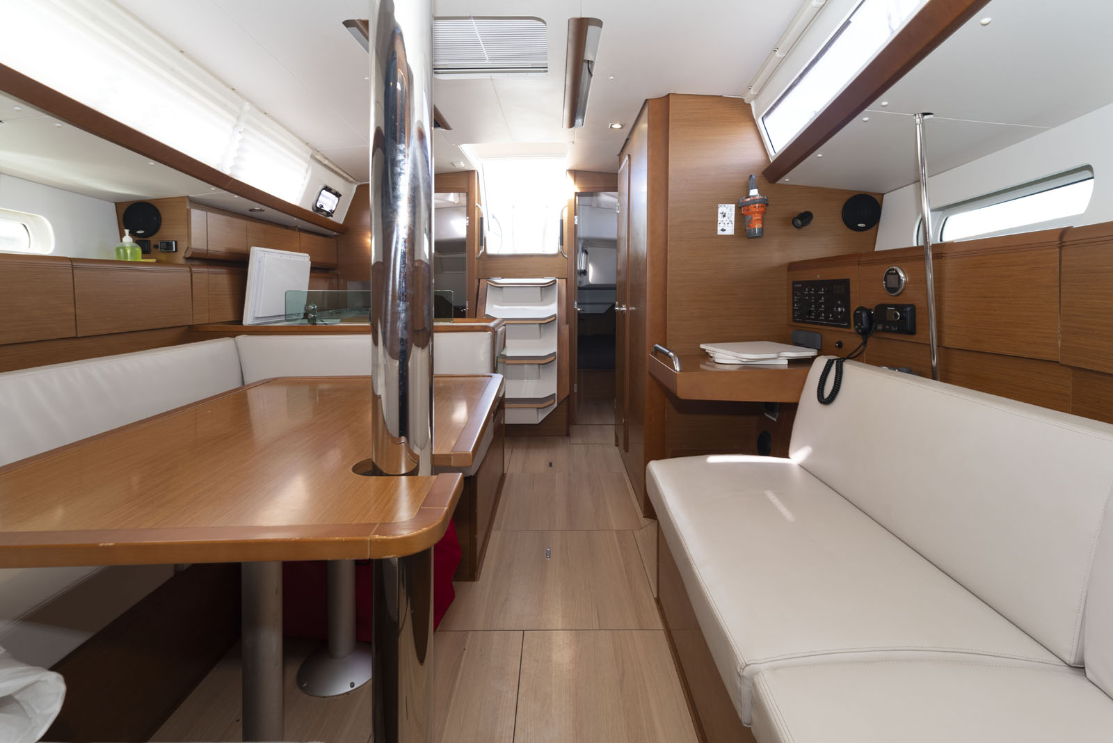 Sun Odyssey 389 — photo 9