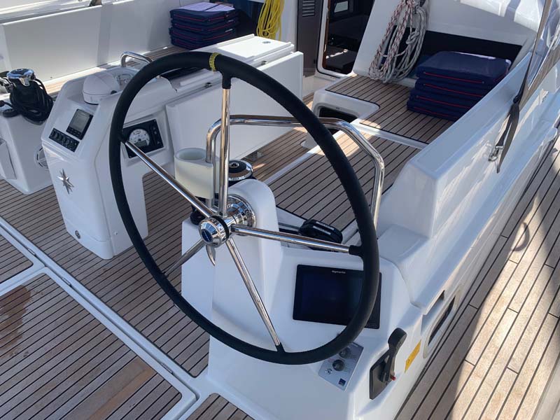 Sun Odyssey 440 - 4 cab. — photo 4