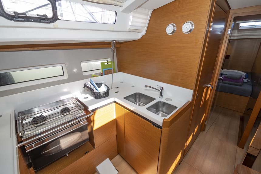 Sun Odyssey 440 - 4 cab. — photo 11