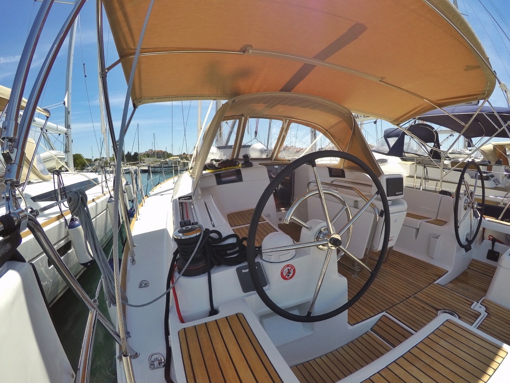 Sun Odyssey 449 — photo 4