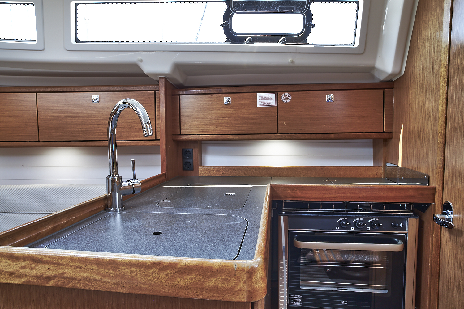 Bavaria Cruiser 34 — photo 7