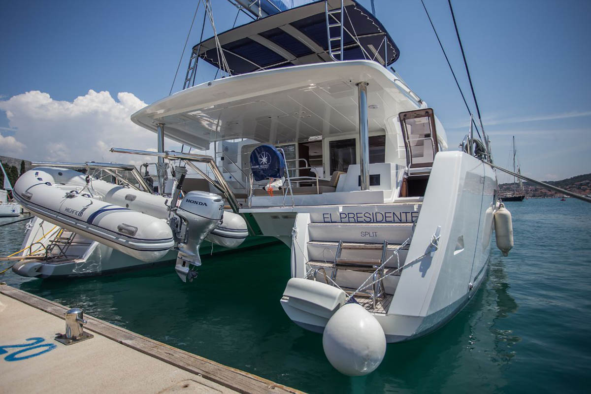 Lagoon 52 F - 6 + 2 cab. — photo 1