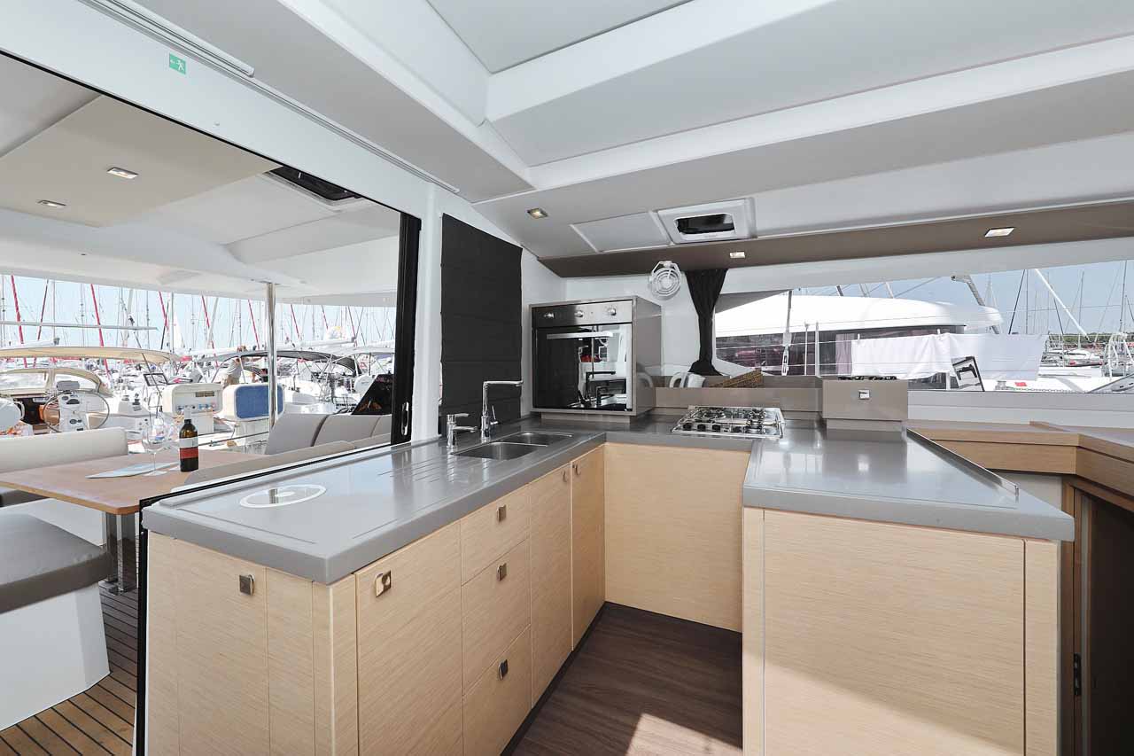 Fountaine Pajot Astrea 42 — photo 13