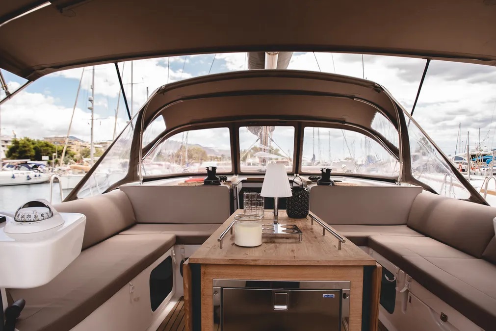 Dufour 520 GL — photo 12