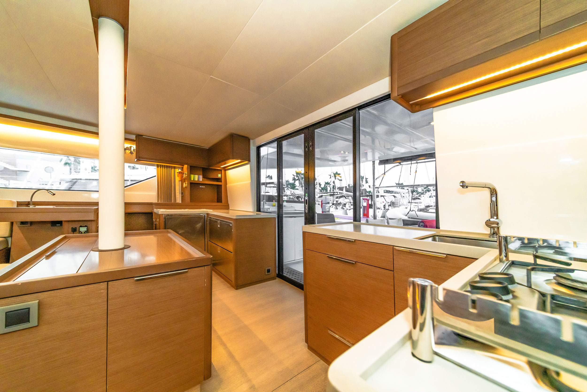 Lagoon 50 - 6 + 2 cab. — photo 15