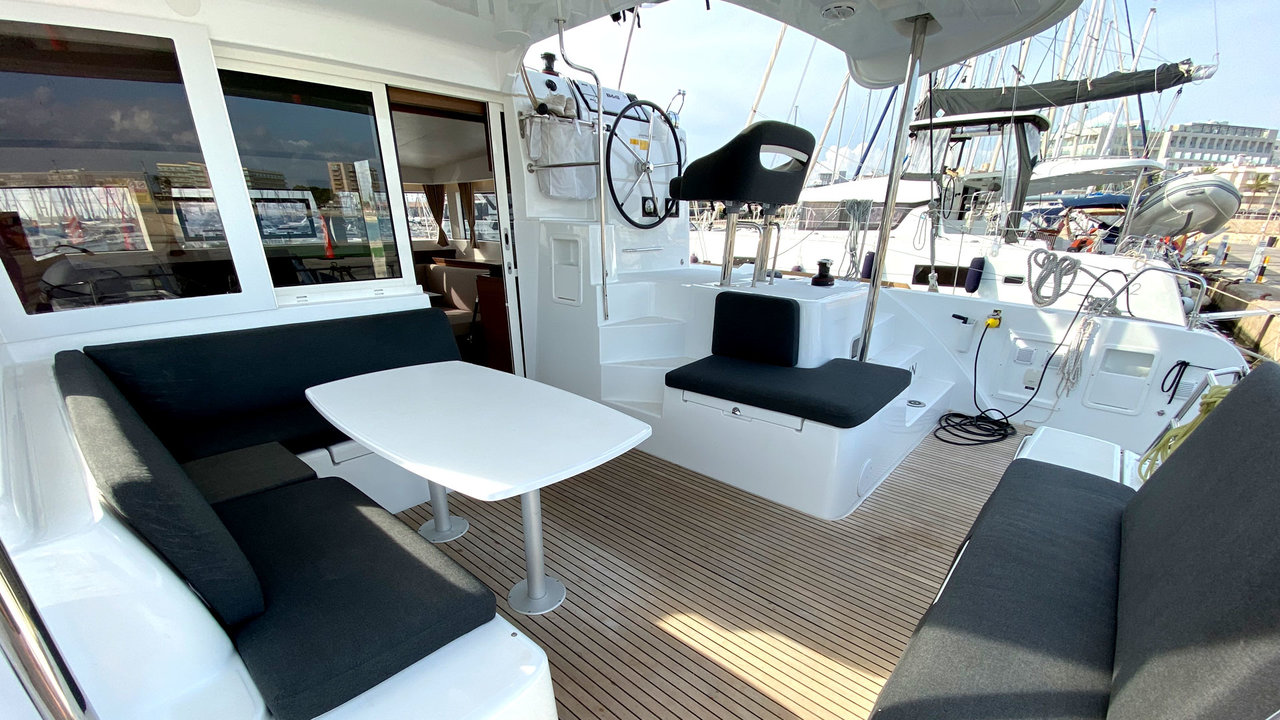 Lagoon 40 - 4 + 1 cab. — photo 4
