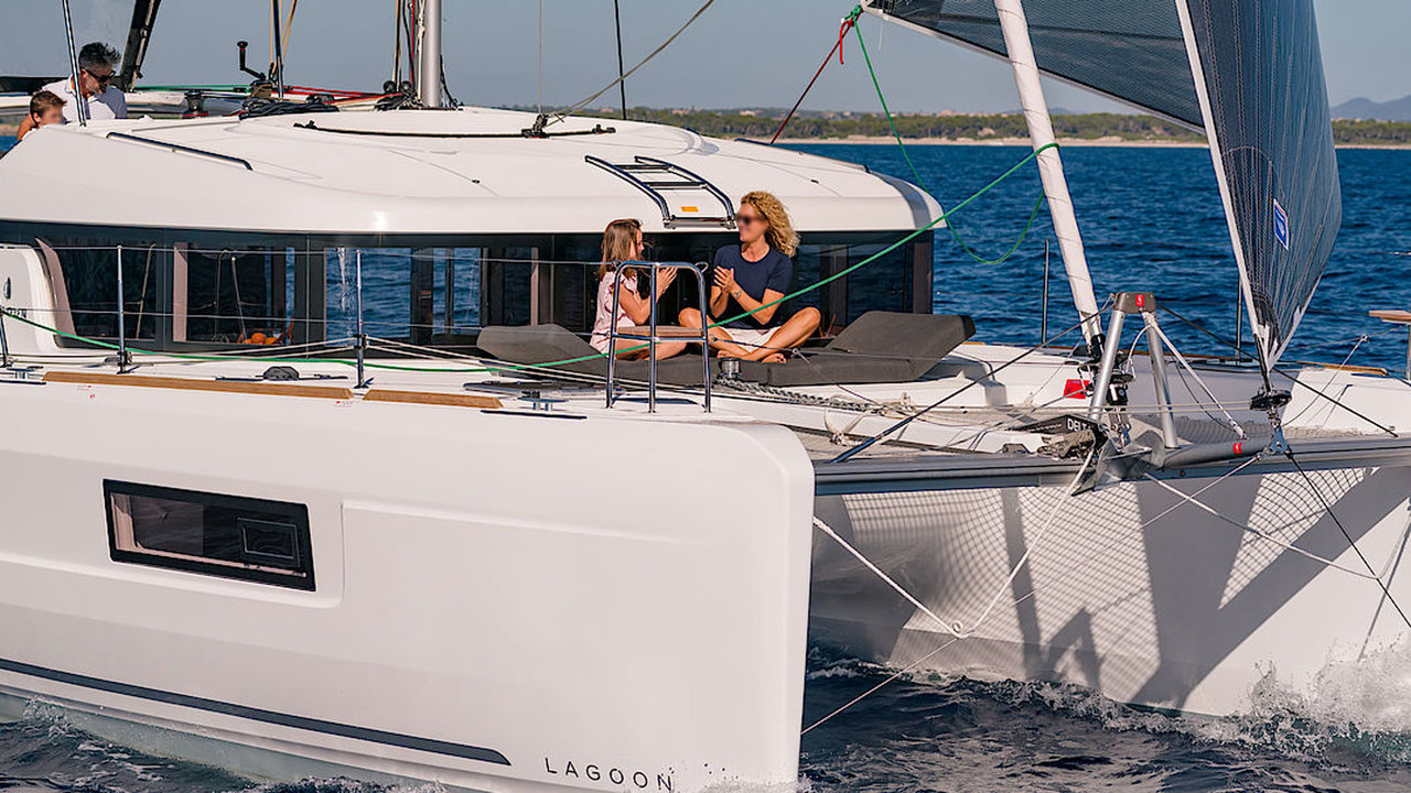 Lagoon 40 - 4 + 1 cab. — photo 12