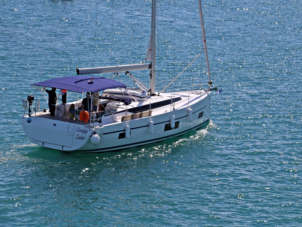 Bavaria C45 - 5 cab. — photo 1