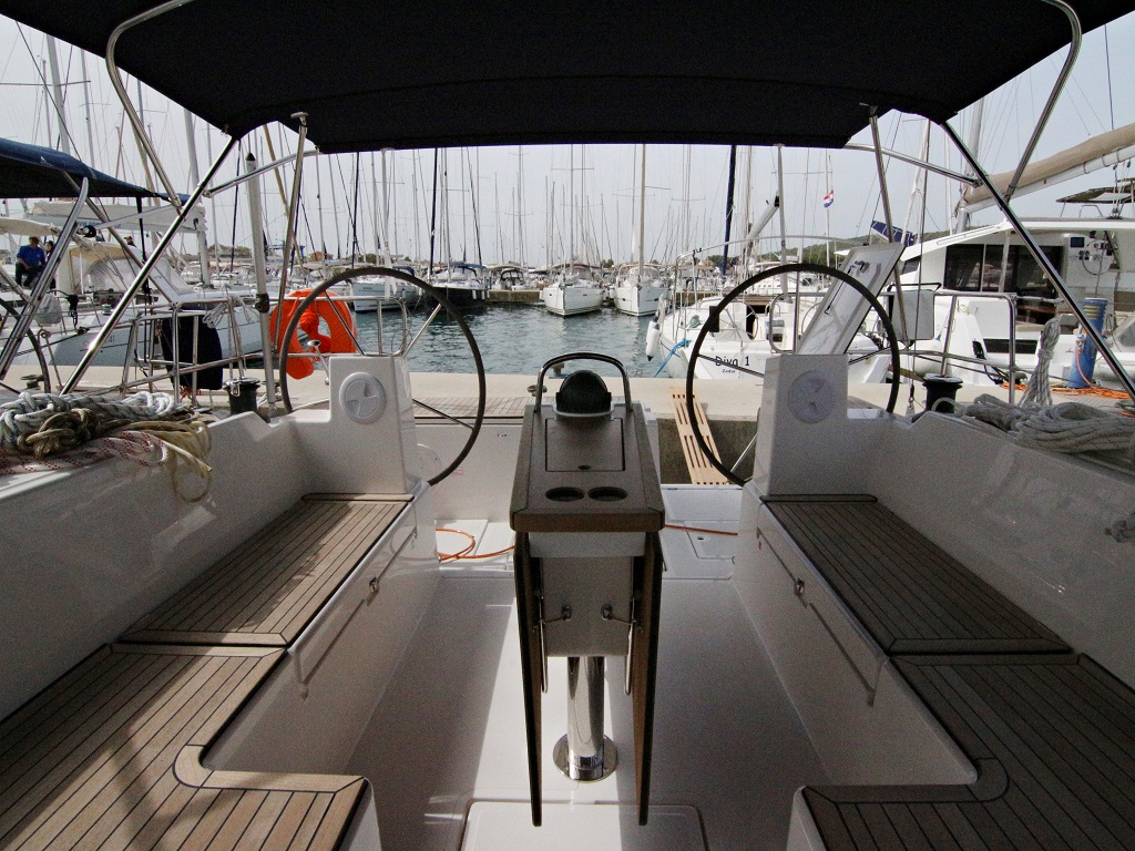 Bavaria C45 - 5 cab. — photo 4