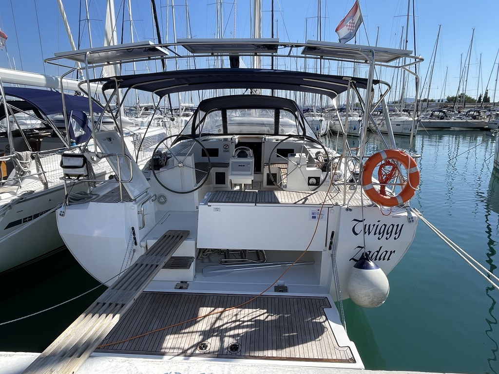 Bavaria C45 - 5 cab. — photo 5