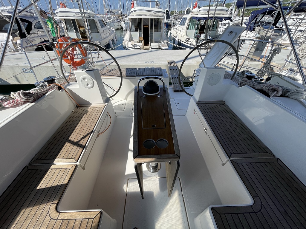 Bavaria C45 - 5 cab. — photo 6