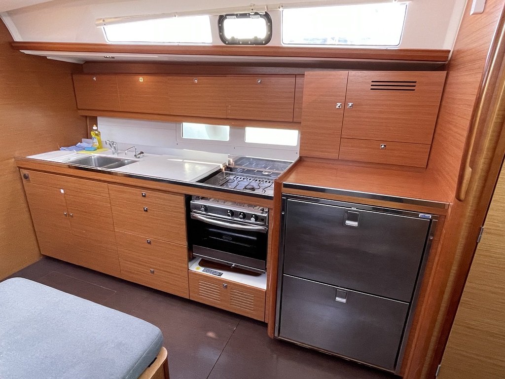 Bavaria C45 - 5 cab. — photo 9