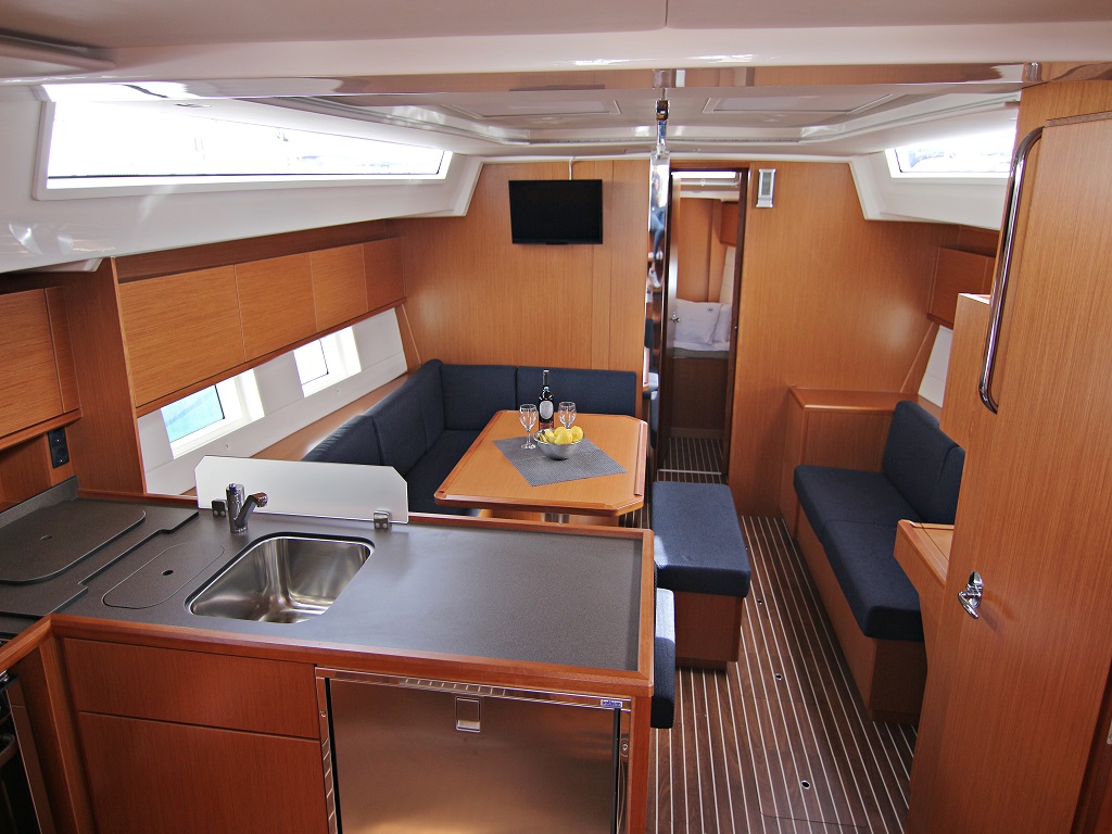 Bavaria C45 - 5 cab. — photo 10