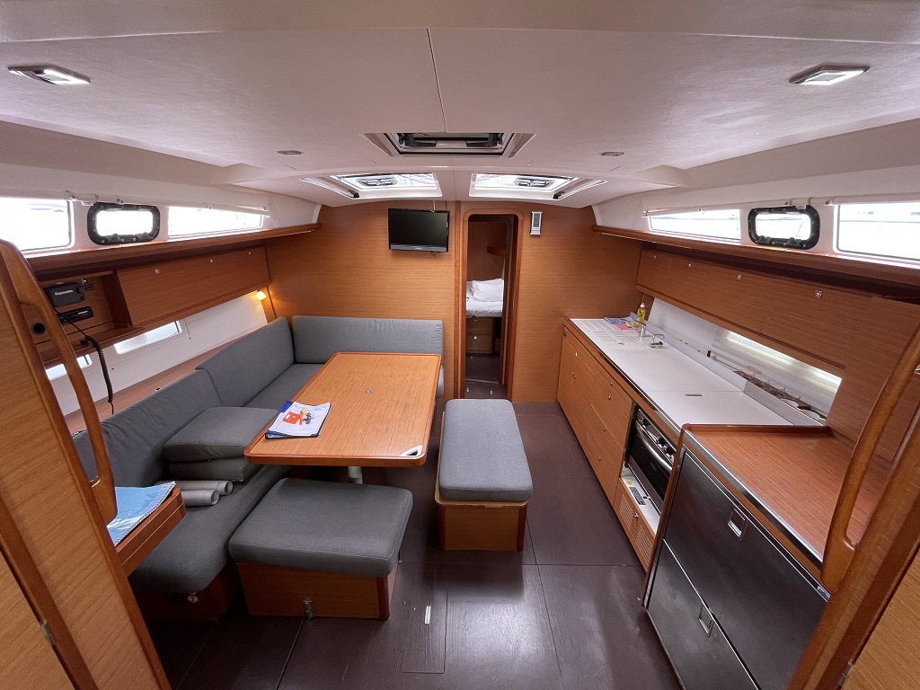 Bavaria C45 - 5 cab. — photo 11
