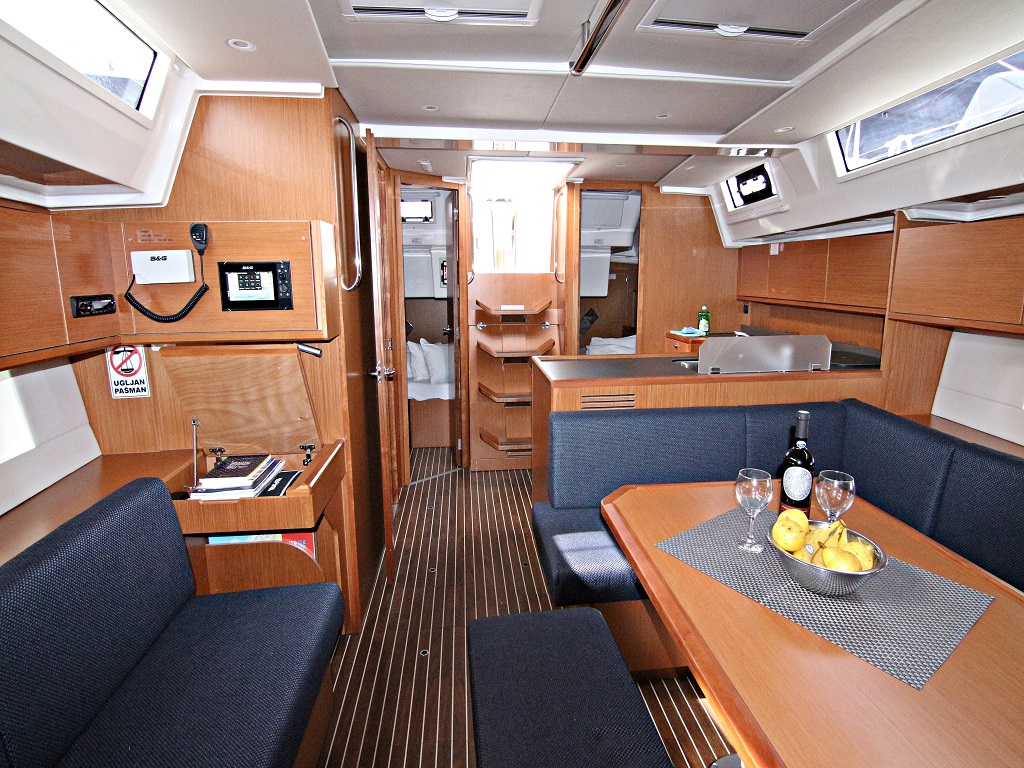 Bavaria C45 - 5 cab. — photo 12