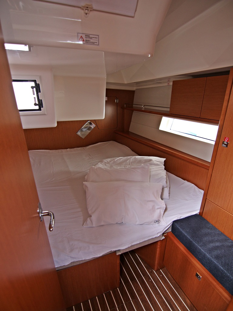 Bavaria C45 - 5 cab. — photo 15