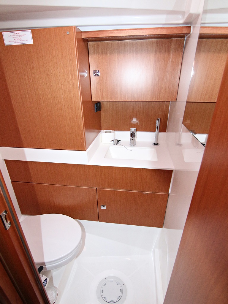 Bavaria C45 - 5 cab. — photo 21