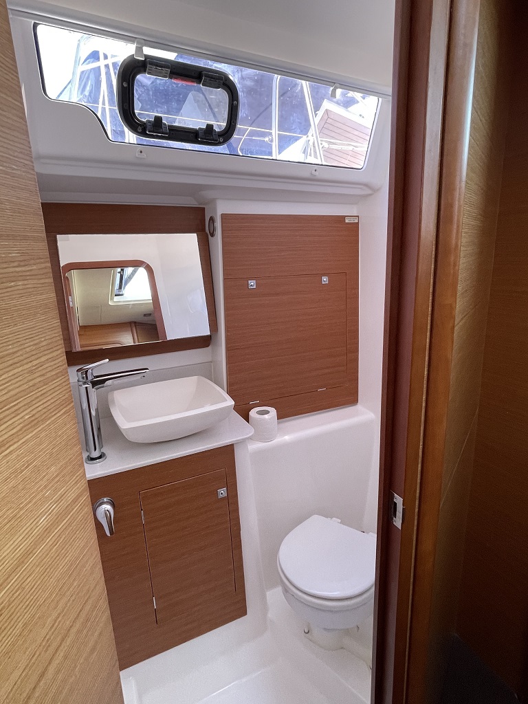 Bavaria C45 - 5 cab. — photo 22