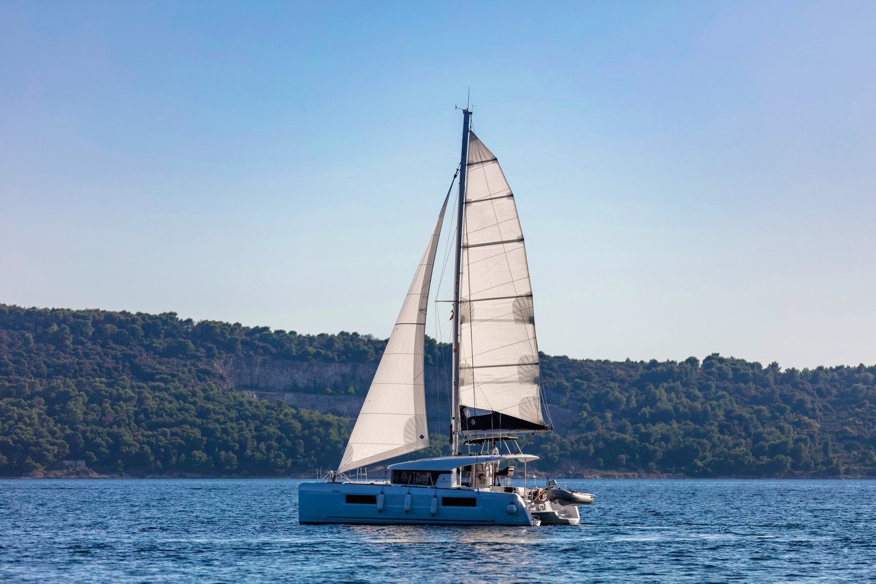 Lagoon 40 - 4 + 2 cab — photo 4