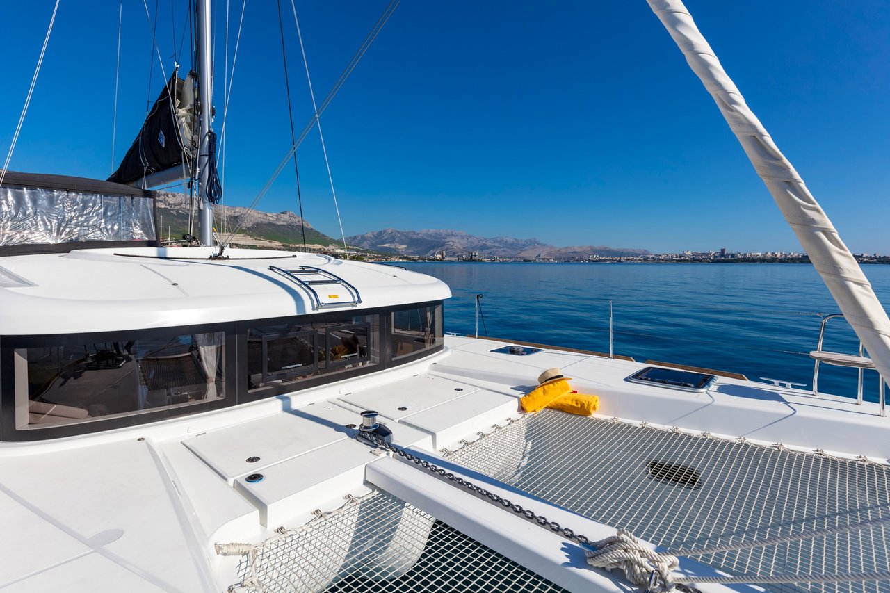 Lagoon 40 - 4 + 2 cab — photo 8
