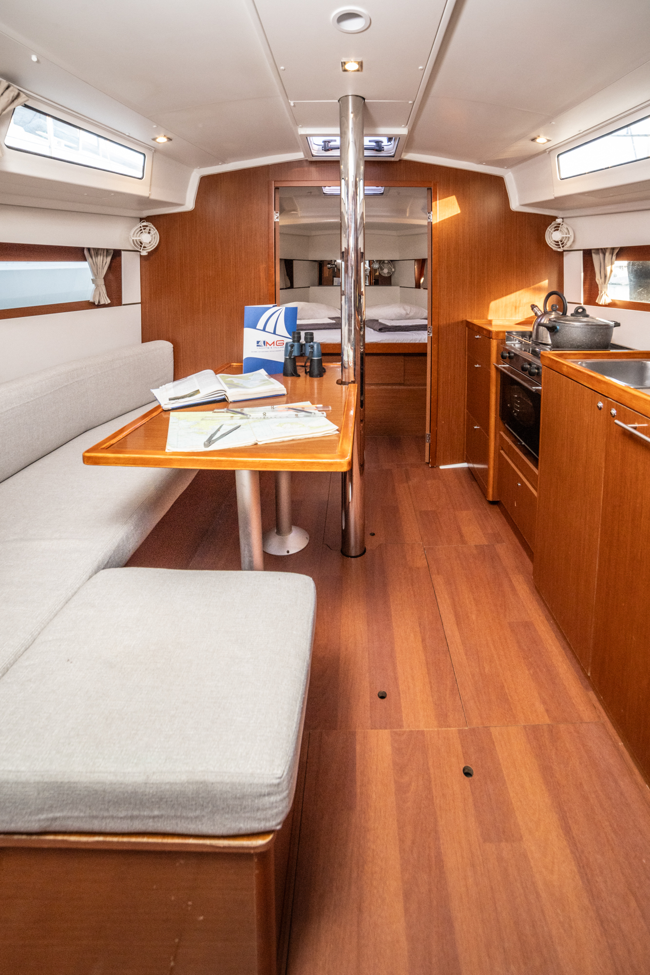 Oceanis 38.1 — photo 12