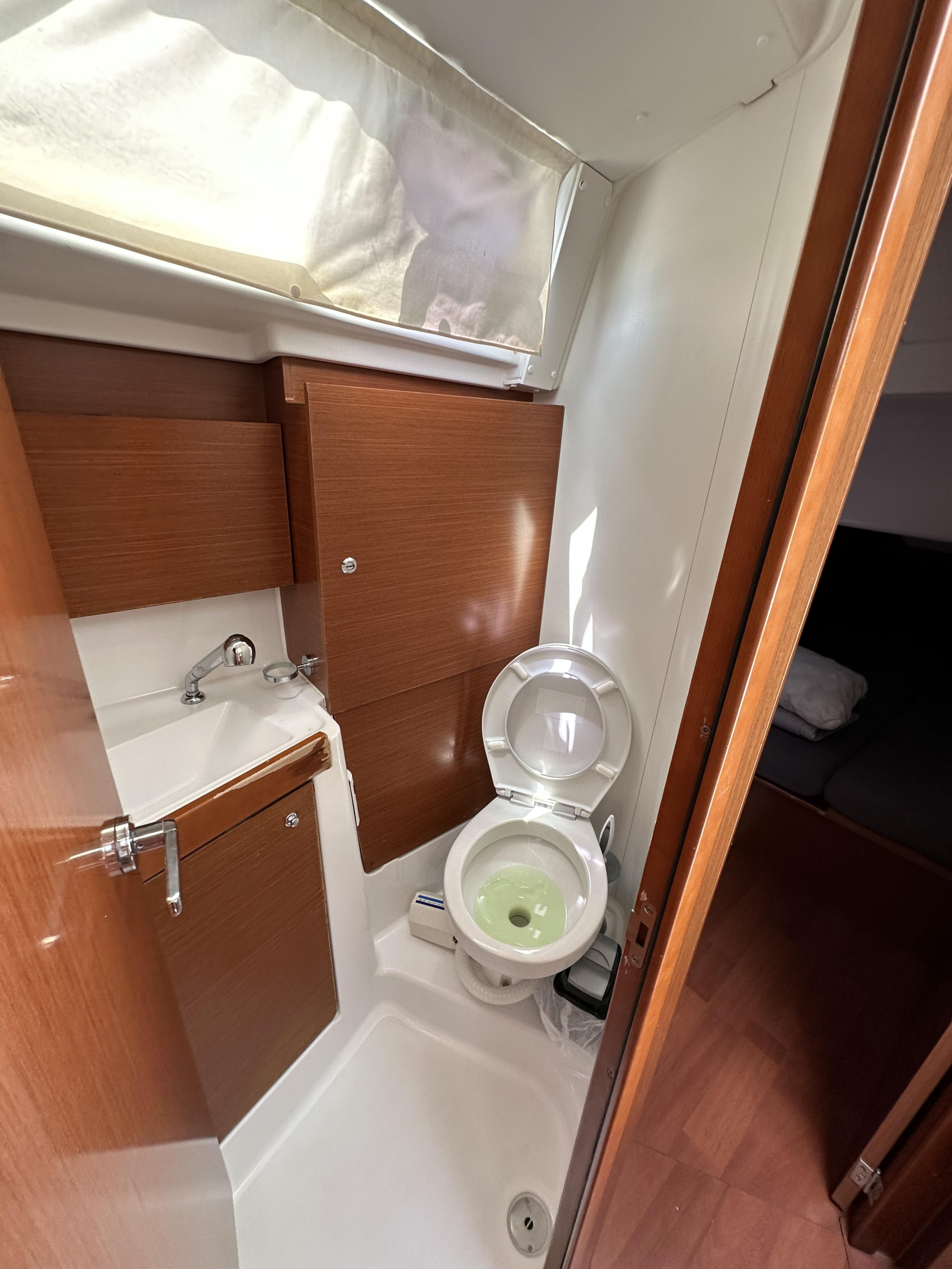 Oceanis 38.1 — photo 19