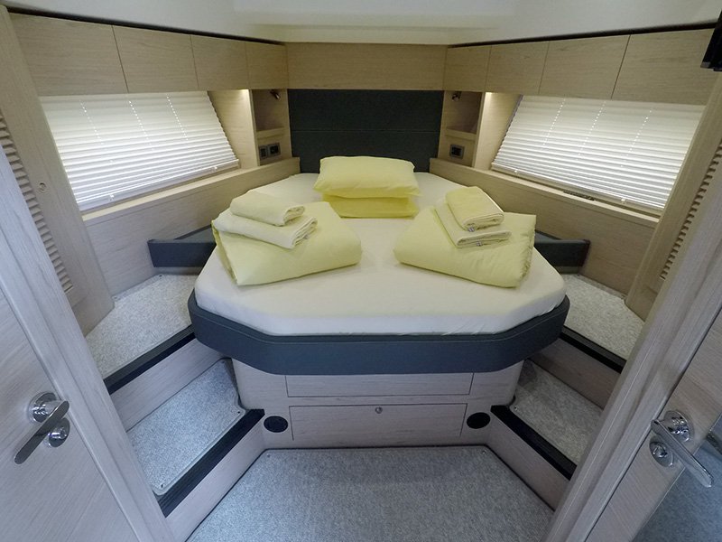Swift Trawler 47 — photo 28