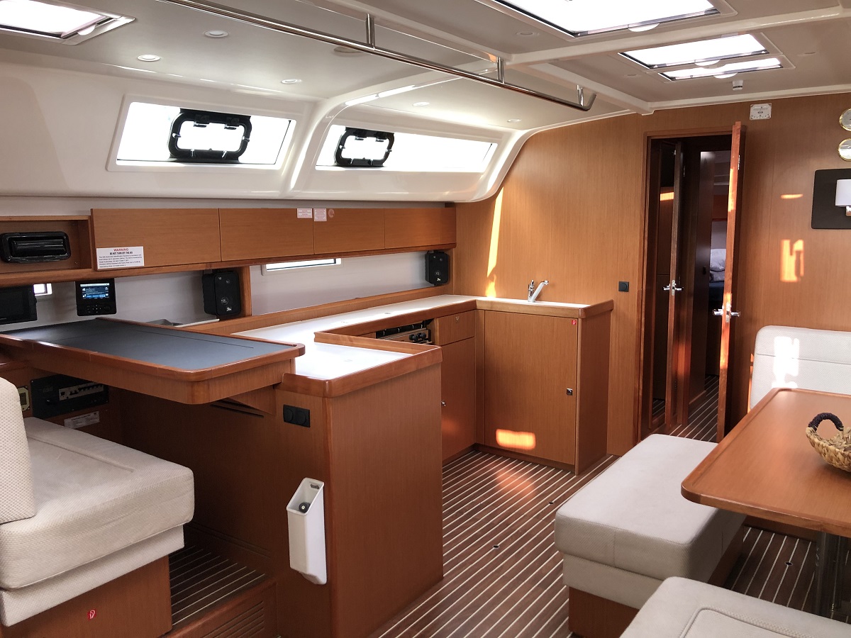 Bavaria Cruiser 51 — photo 14