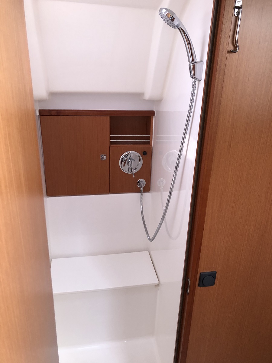 Bavaria Cruiser 51 — photo 28