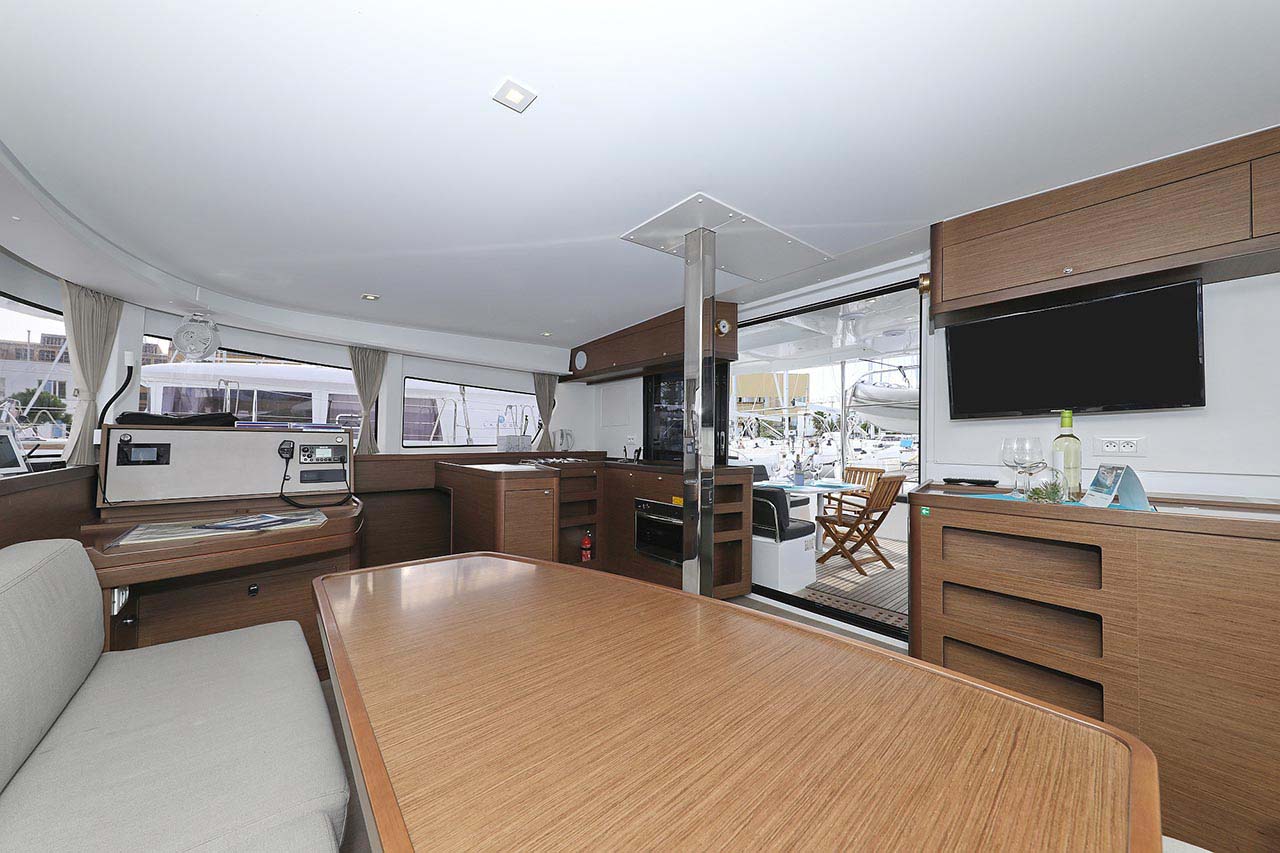 Lagoon 42 - 4 + 2 cab. — photo 11